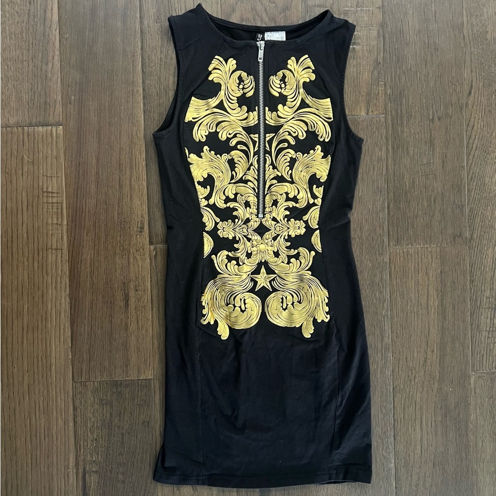 Divided Dress - Picture 2 of 8